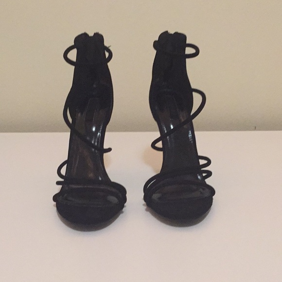 Heels - Picture 2 of 4